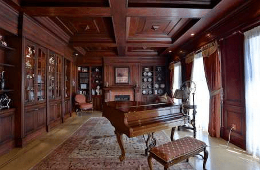 67 Park Lane Circle | $12,800,000