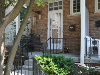 5937 Bathurst Street Toronto for Sale Exterior