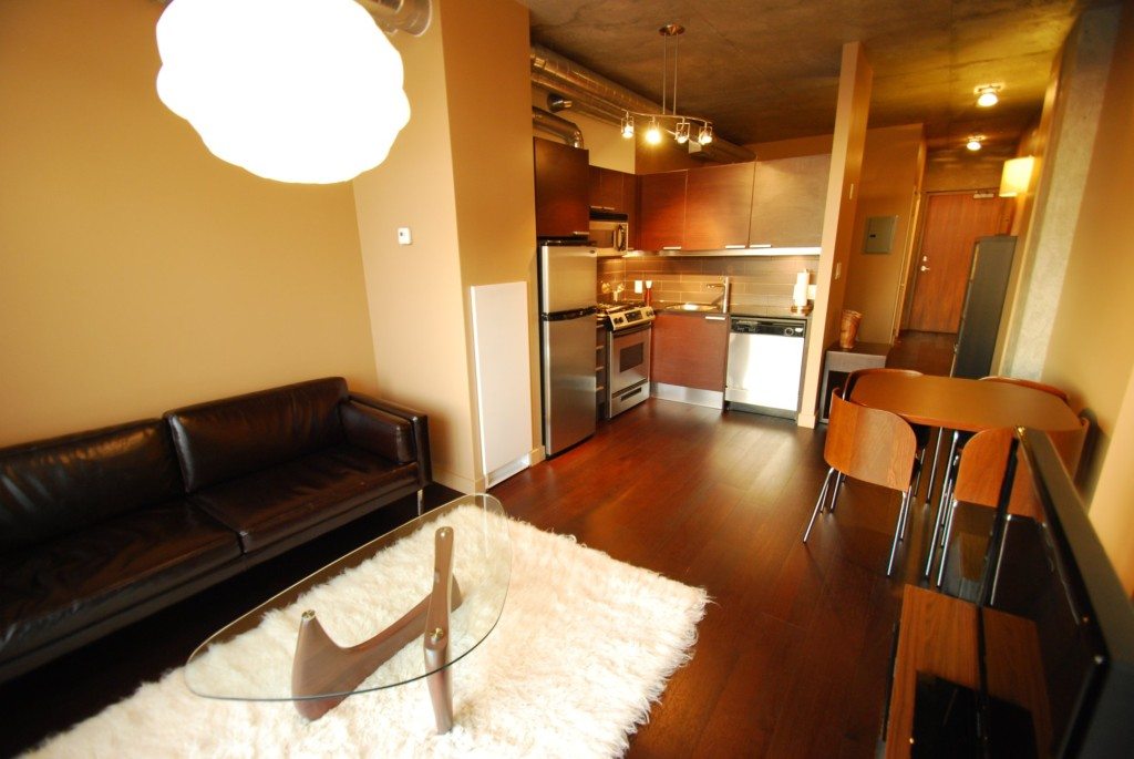 Queen West loft 169 John 704