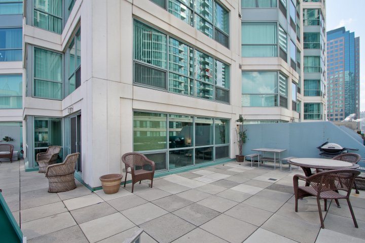 Waterfront Condo - 307-10 Yonge