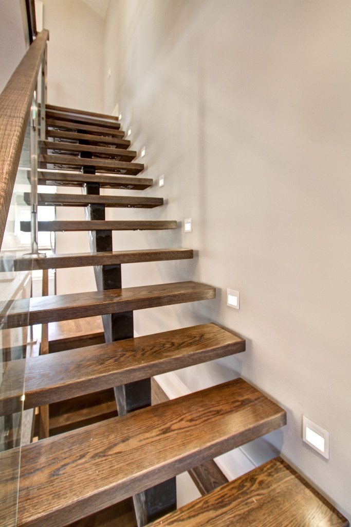 renovated house in corso italia for sale