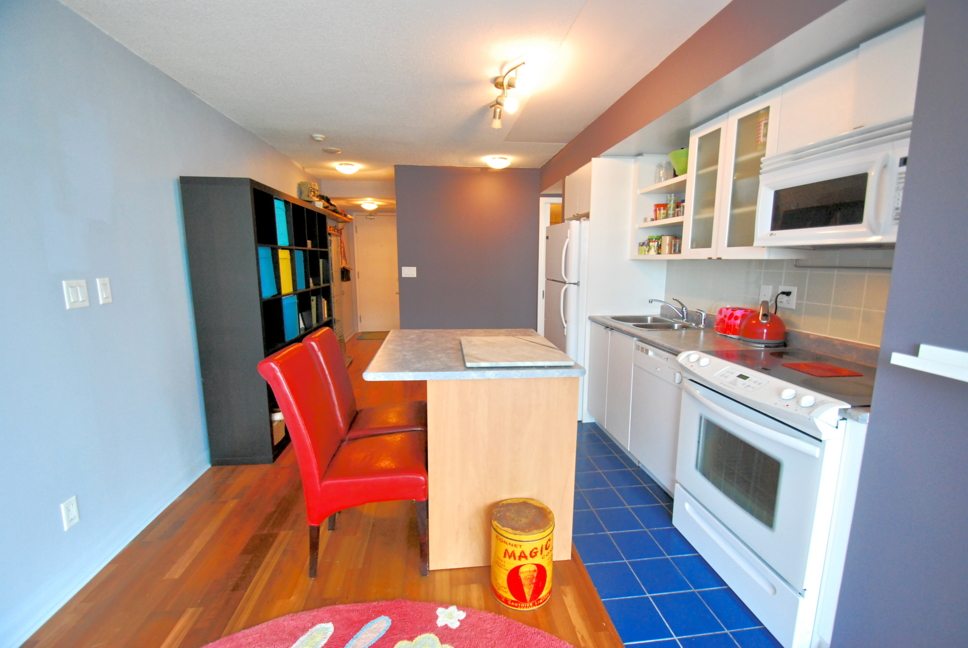600 Fleet Street Toronto Malibu Condo Kitchen