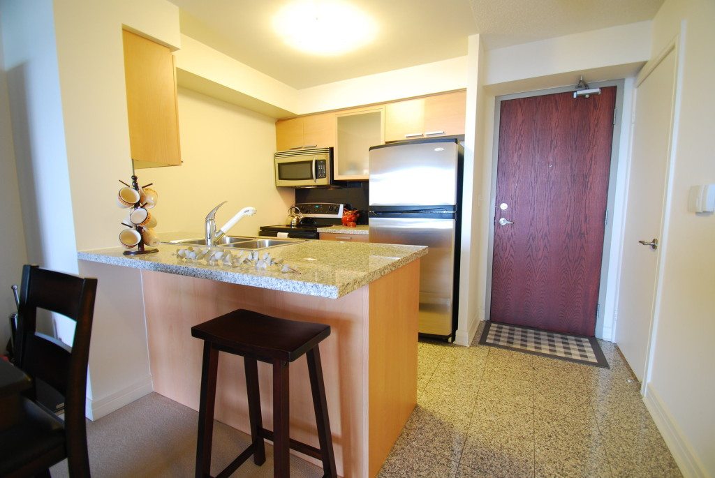 18 Harrison Gardens Toronto Condo for Lease Kitchen