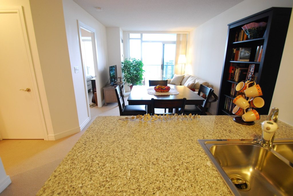 18 Harrison Gardens Toronto Condo for Lease Open Concept Living