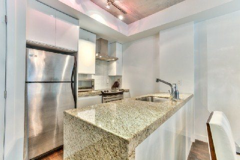 75 Portland Toronto Waterfront Condo Kitchen