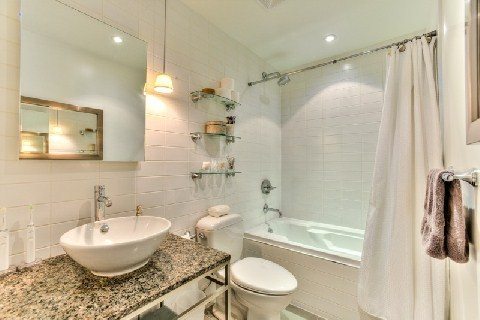 75 Portland Waterfront Toronto Condo Bathroom