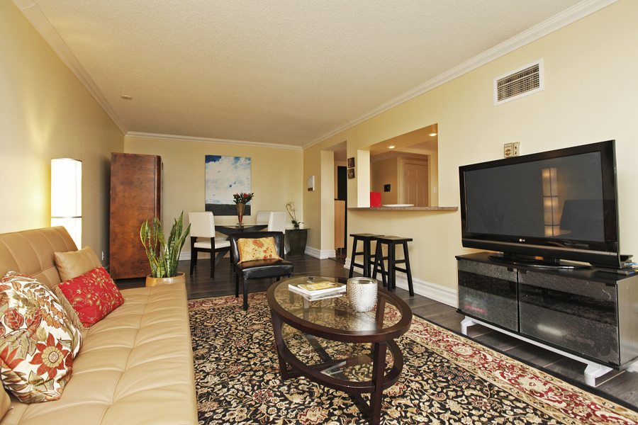 15 Maitland Place #809 Condo for Sale Living Room 7
