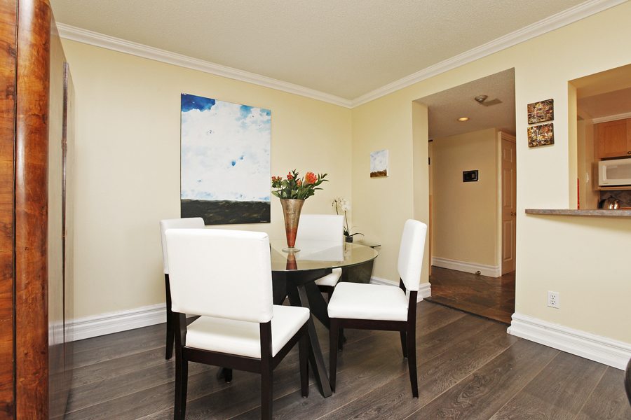 15 Maitland Place #809 Dining Room condo for sale