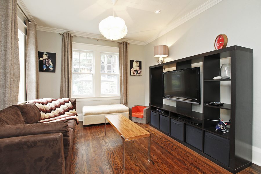 1712 Gerrard Street East Family Room 2