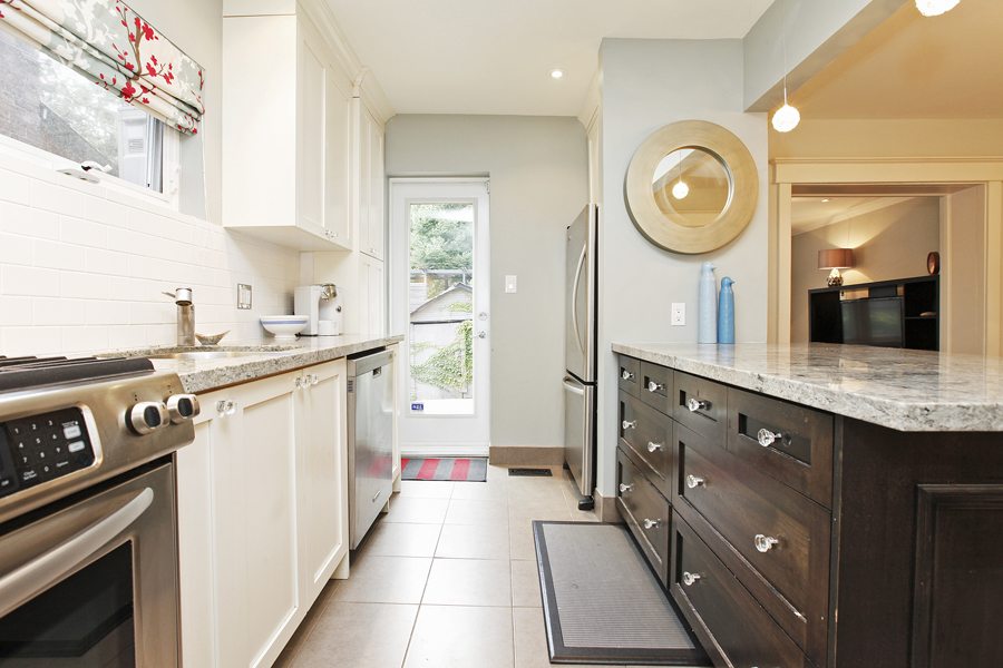 1712 Gerrard Street East Kitchen 2