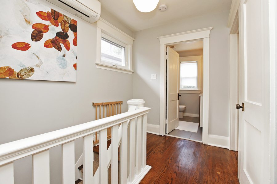 1712 Gerrard Street East Landing