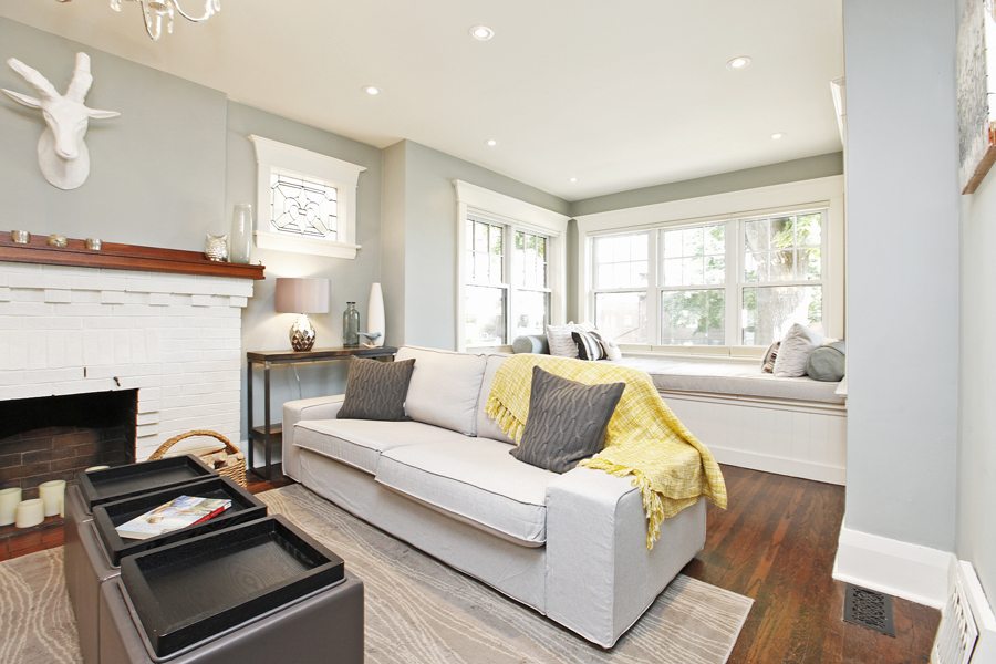 1712 Gerrard Street East Living Room 5