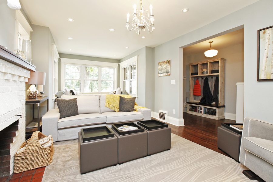 1712 Gerrard Street East Living Room