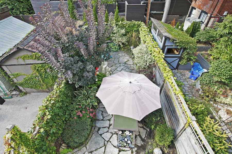 1712 Gerrard Street East Master Terrace View
