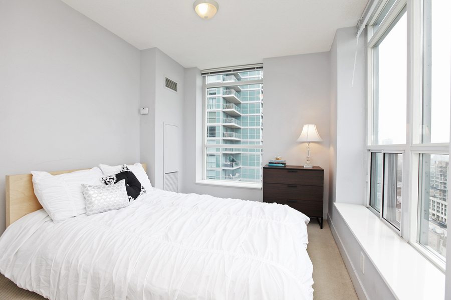 50 Lynn Williams condo for sale master bedroom