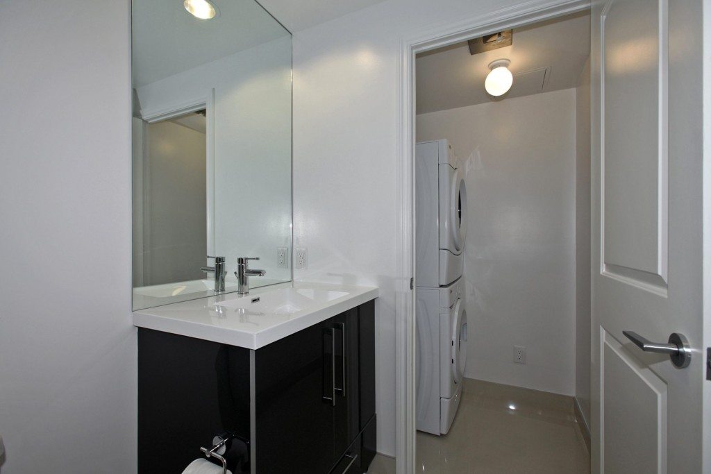 80 Marine Parade Drive 2606 Condo for Rent Bathroom 2