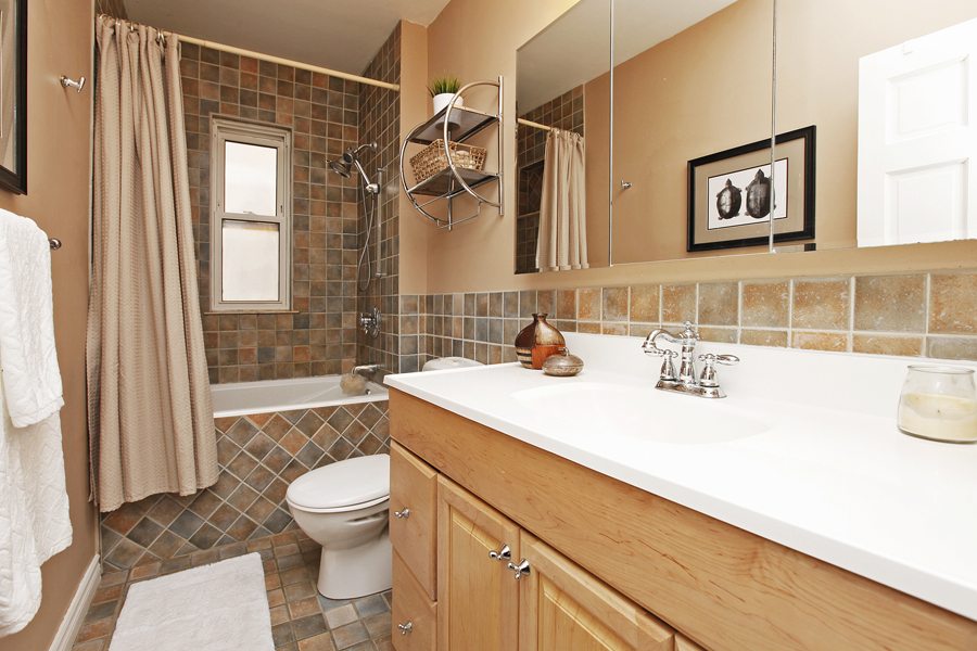 57 Glenmore Road House for Sale Bathroom