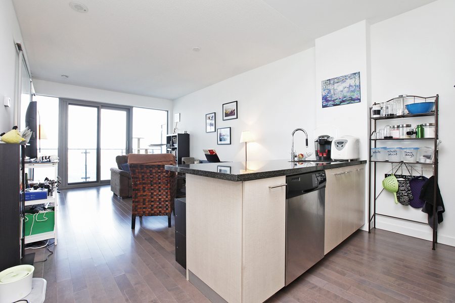 70 Distillery Lane #2804 Condo for Sale Ktichen 2