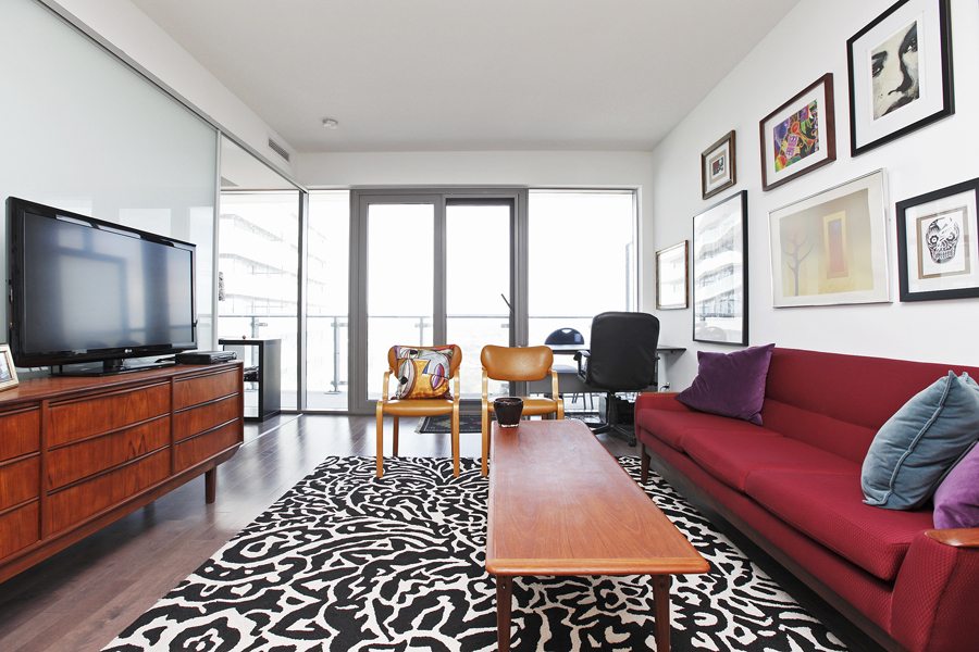 70 Distillery Lane #3104 Condo for Sale Living Room 3