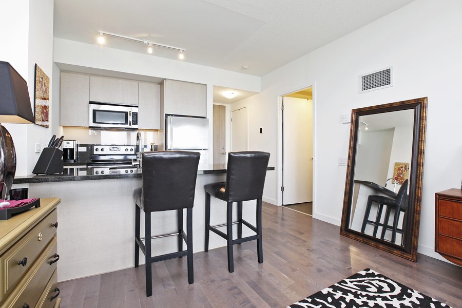 70 Distillery Lane Condo for Sale #3104 Breakfast Bar