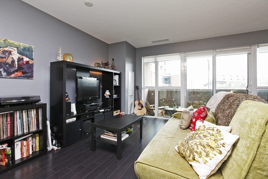Bohemian Embassy Toronto Condo for Sale Living Room