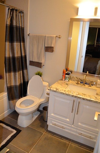 Executive Condo for Lease 33 Bay Street Toronto Bathroom