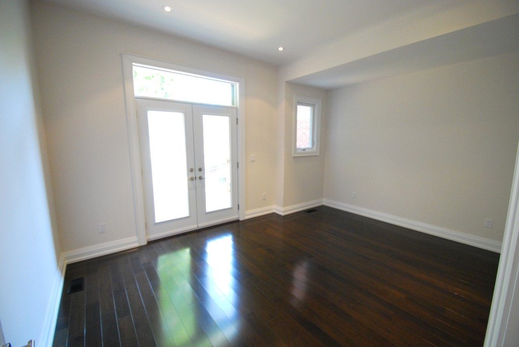 For Lease Executive Trinity Bellwoods Rental