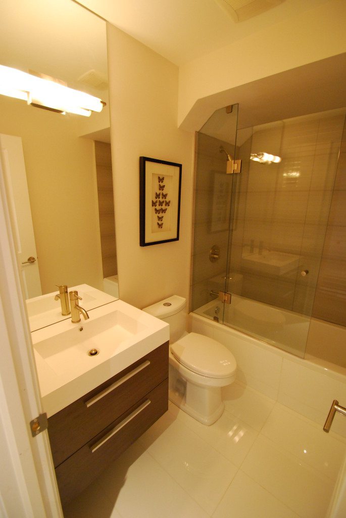 Trinity Bellwoods Luxury Rental Main Floor Bathroom