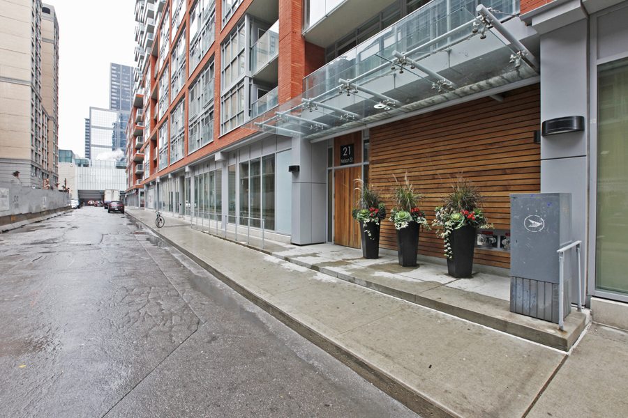 21 Nelson Street Condo for Sale Entrance