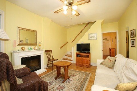 156 Bastedo Avenue Sold by BREL Living room 3