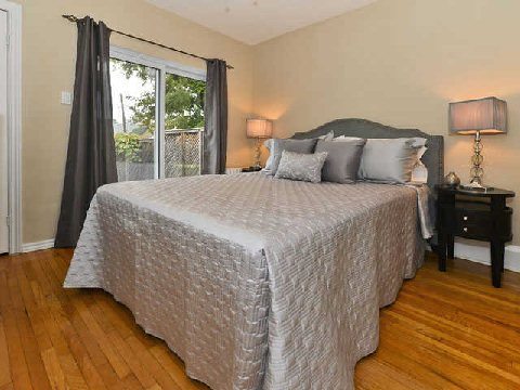 2 Chilton Rd East York Charm sold by BREL (11)