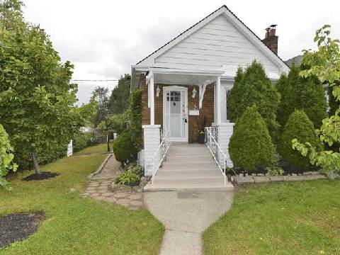2 Chilton Rd East York Charm sold by BREL (2)
