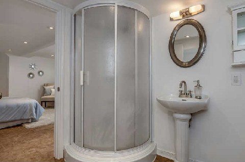 307 Perth Avenue Sold by BREL Bathroom