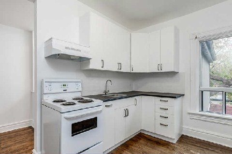307 Perth Avenue Sold by BREL Upper Kitchen