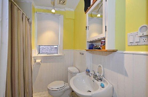 578 Woodbine Avenue SOLD by BREL Bathroom