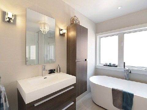 850 Shaw Street Sold by BREL Bathroom