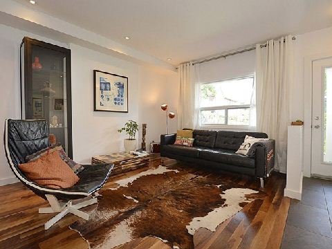 850 Shaw Street Sold by BREL Living Room