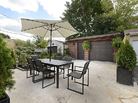 850 Shaw Street Sold by BREL backyard