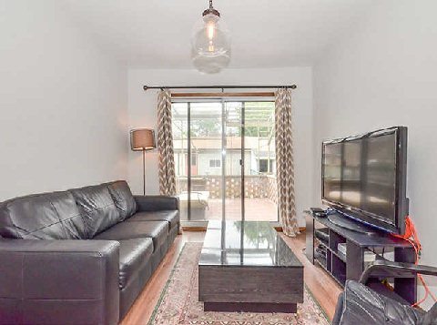 946 Ossington Avenue Sold by BREL Living room