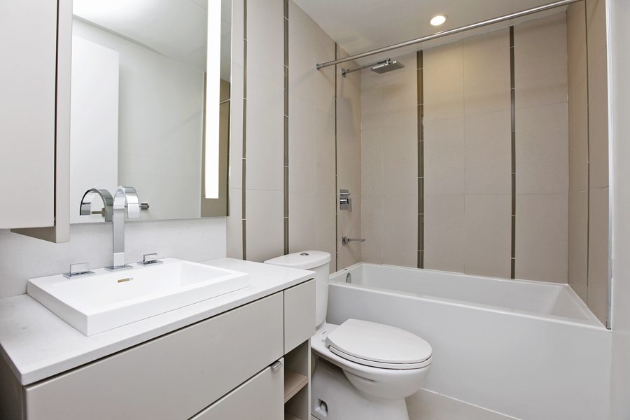 101 Peter Street Lease Bathroom