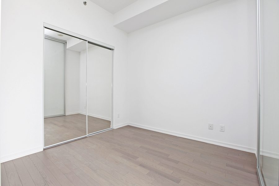 101 Peter Street Lease Bedroom