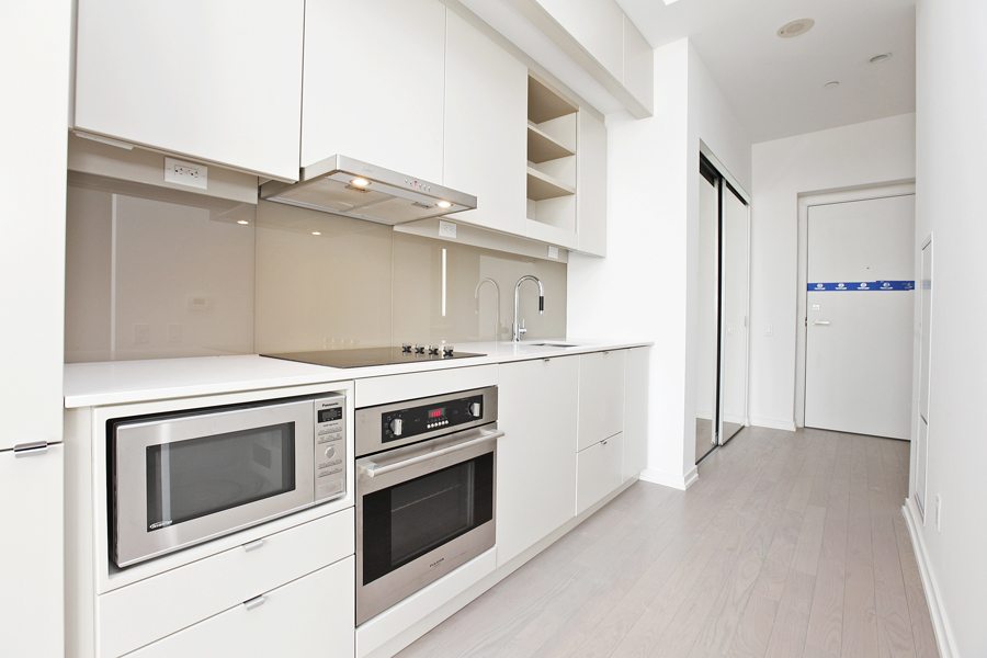 101 Peter Street Toronto Lease Kitchen 2