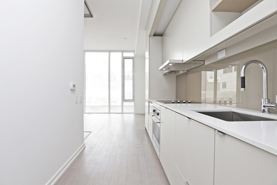 101 Peter Street Toronto Lease Kitchen 3