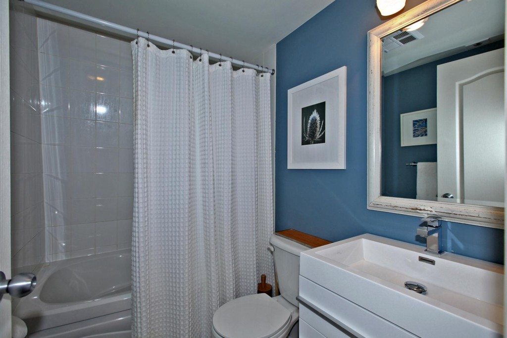12 Sudbury Street Toronto Townhouse for Lease Bathroom