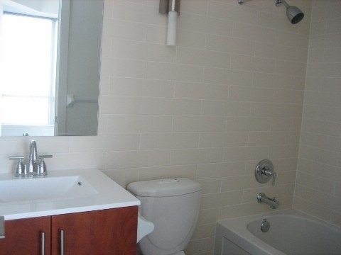 120 Homewood Avenue #904 Leased by BREL Bathroom