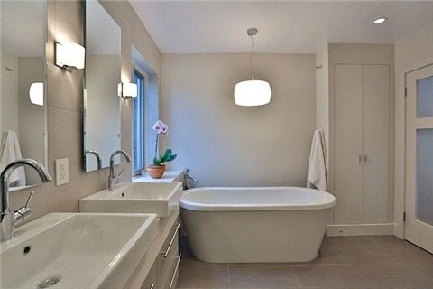 25 Deforest Road Toronto Sold by BREL Bathrrom