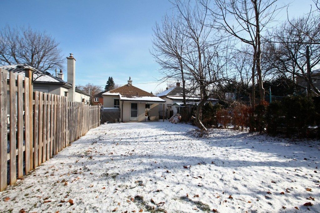 4 Brownlea Avenue BREL for Lease Backyard