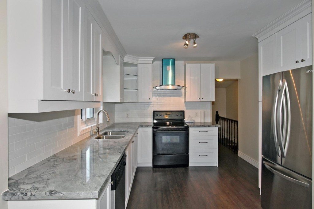 4 Brownlea Avenue for Lease BREL Kitchen 2