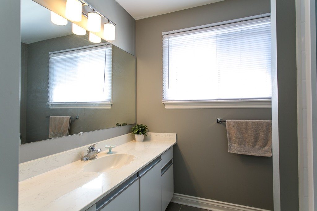 52 Millers Grove for LEase by BREL bathroom