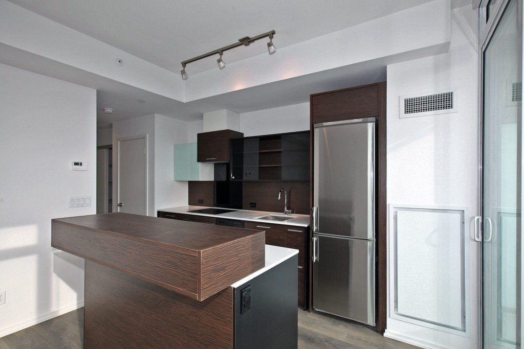 75 St Nicholas St Unit 2503 Kitchen 3